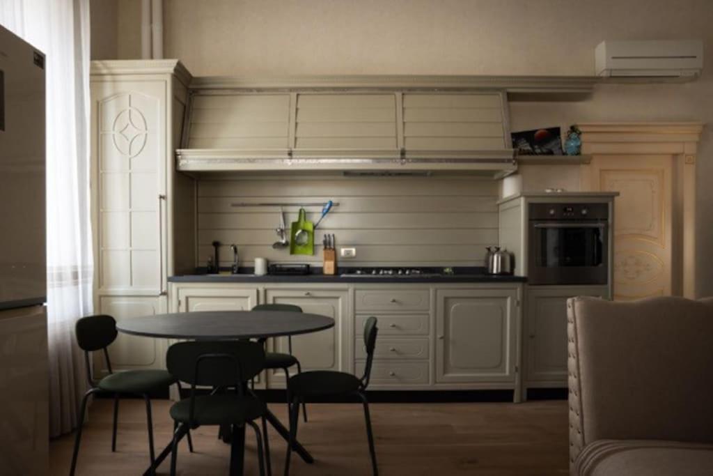 Merulana Penthouse: 5 Minutes Walk From Colosseum Buitenkant foto